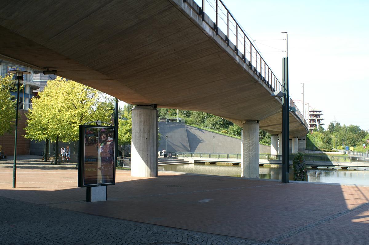 Bridge leading to the station Neue Mitte at Oberhausen 