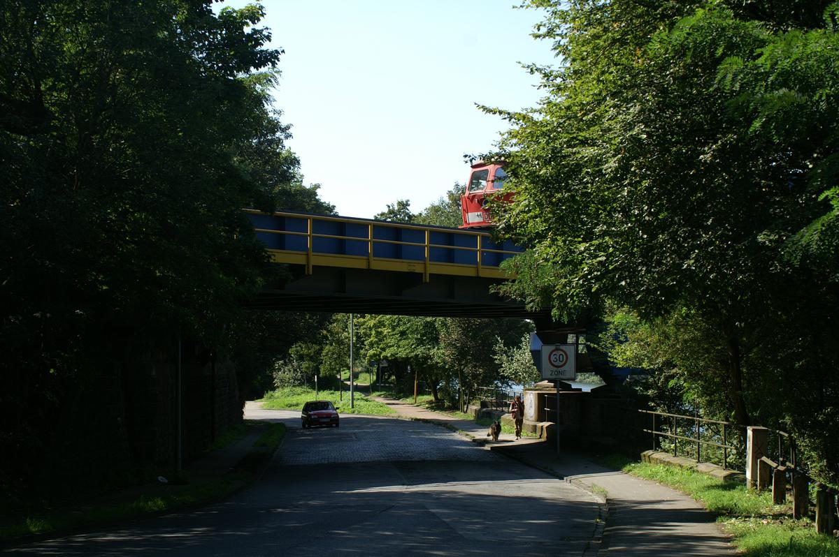 Pont no. 310 franchissant le canal Rhin-Herne entre Duisburg et Oberhausen 