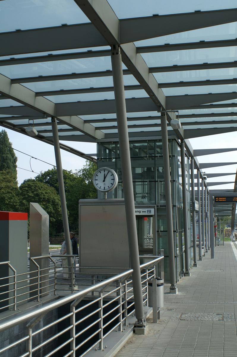 Tramway and subway station at the main cemetery, Dortmund 