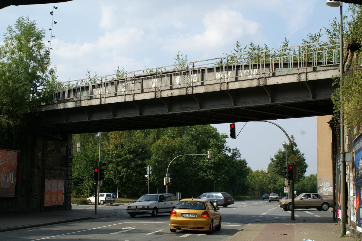 Pont ferroviaire sur l'Unionsstrasse à Dortmund 