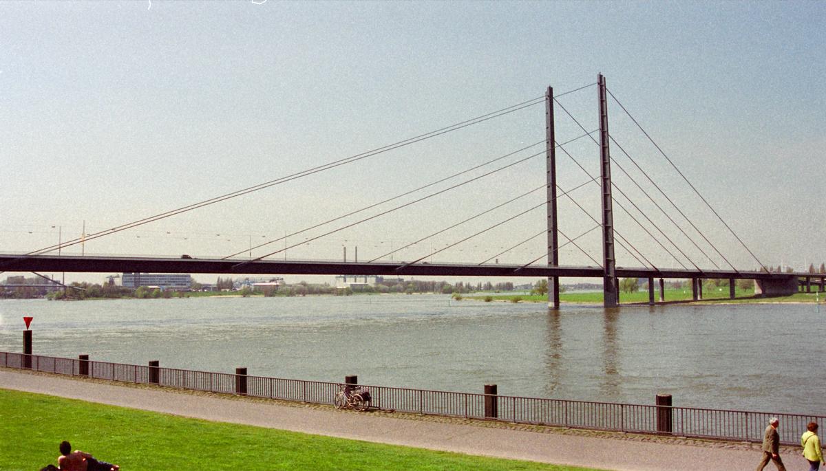 Kniebrücke (Düsseldorf, 1969) 