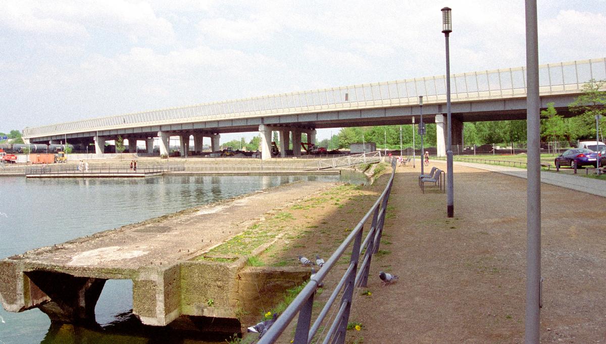 Hafenbahnbrücke Duisburg 