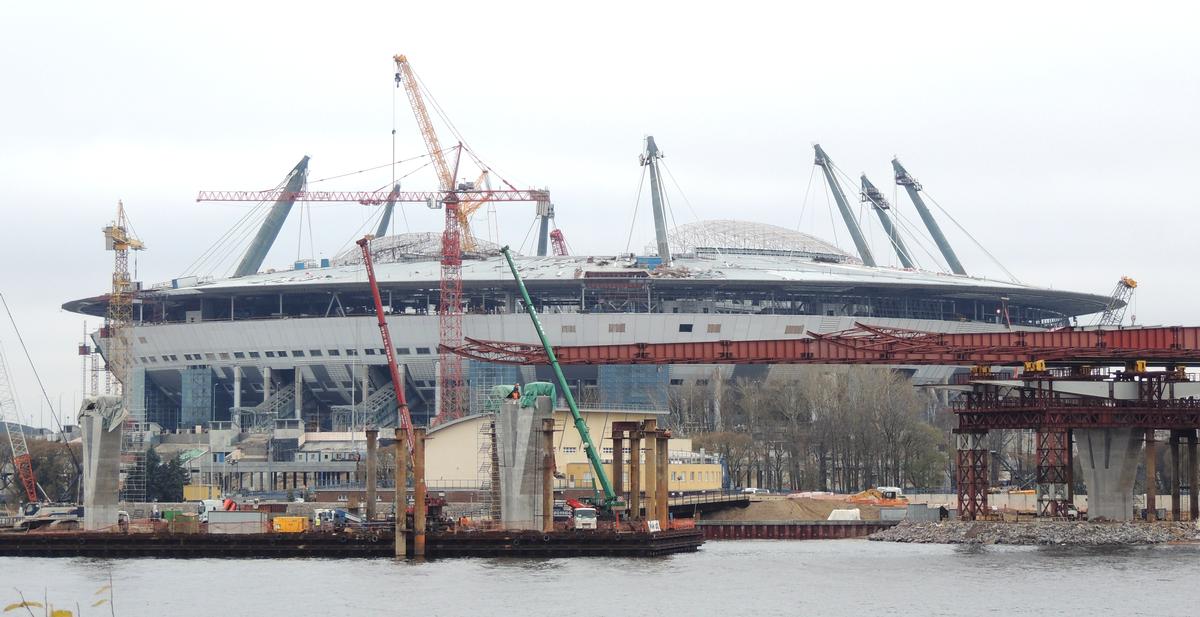 The Zenit Stadium job site directly at the estuary of the Newa river The eight pylons are clearly visible.
