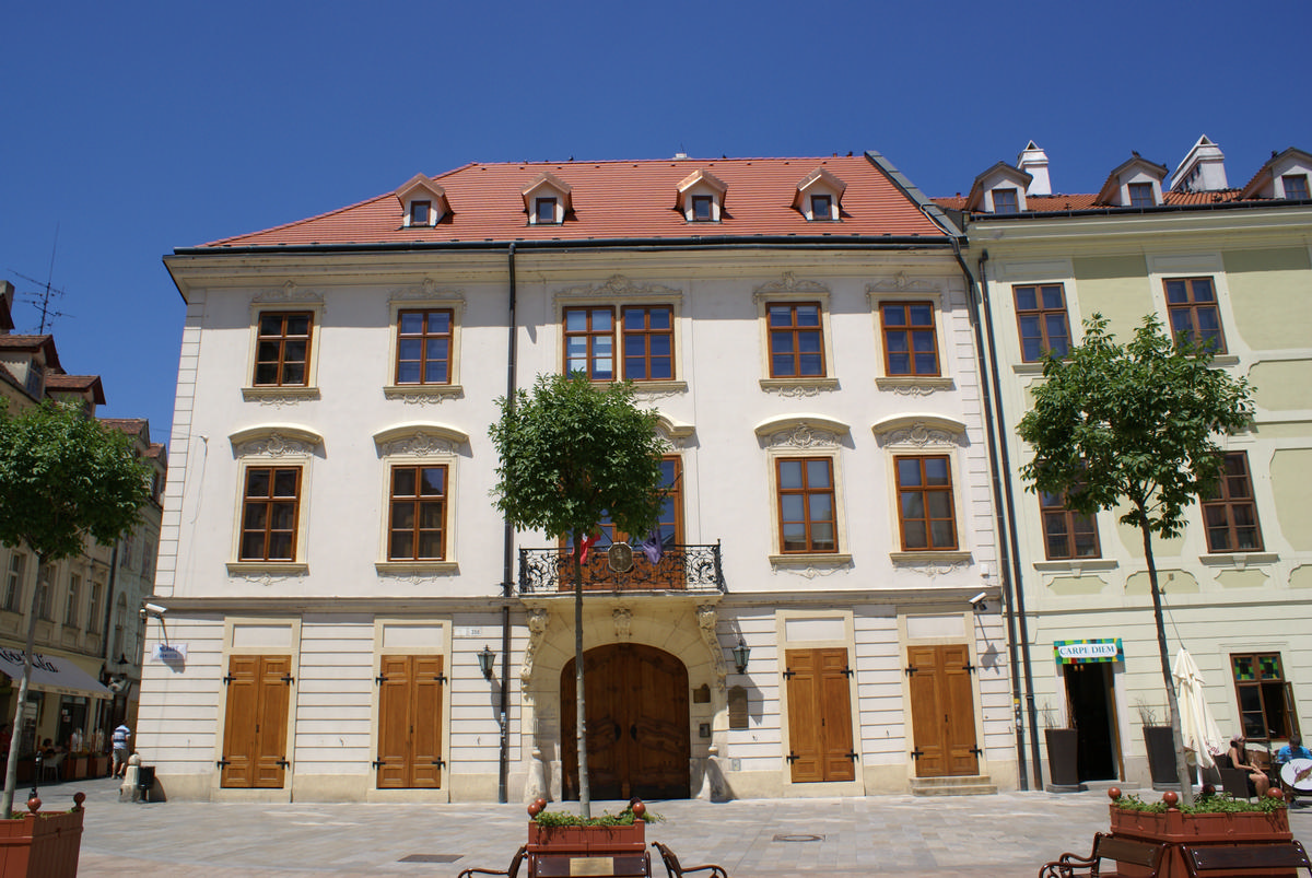 Palais Kutscherfeld, Place principale, Bratislava 