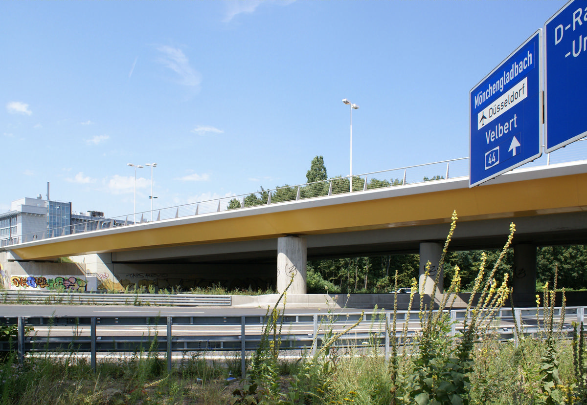 Fuß- und Radwegbrücke Theodorstrasse, Düsseldorf-Rath 