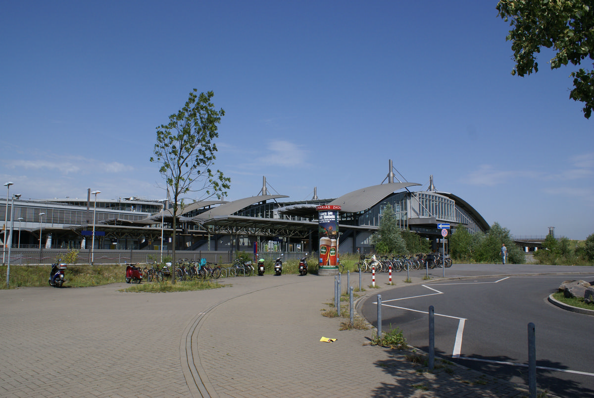 Düsseldorf Airport - Train Station 