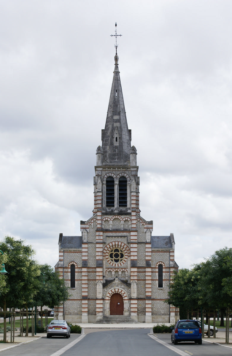 Oucques - Eglise Saint-Jacques 