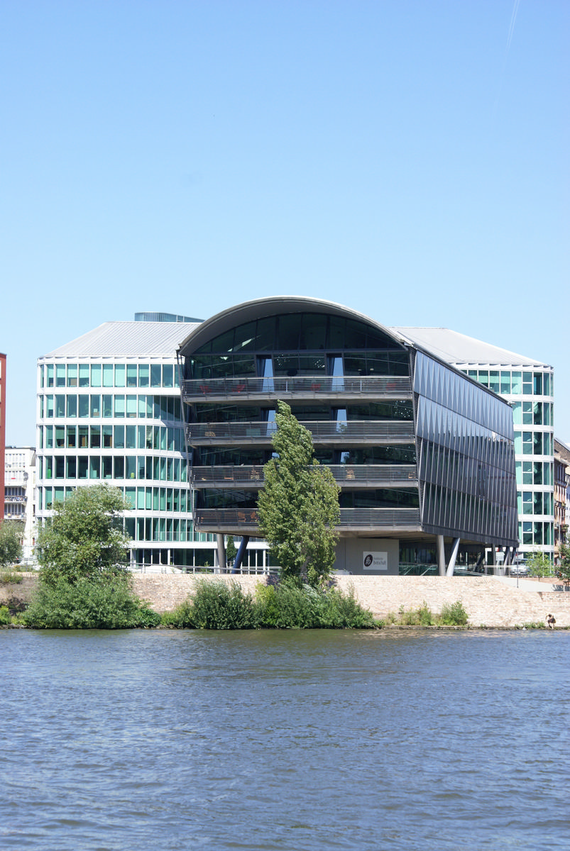 Westhafen-Brückengebäude, Frankfurt 