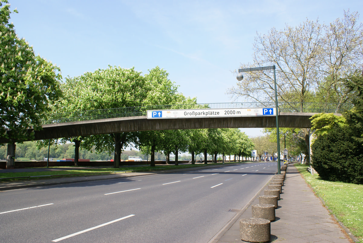 Nordpark Pedestrian Bridge 