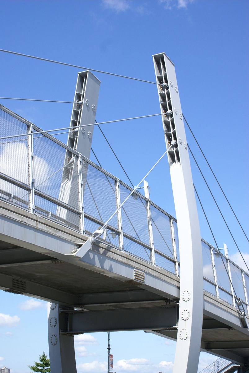 Pedestrian Bridge to Intrepid Sea Museum 