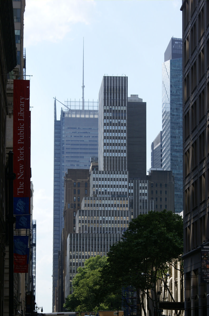 1065 Avenue of the Americas 