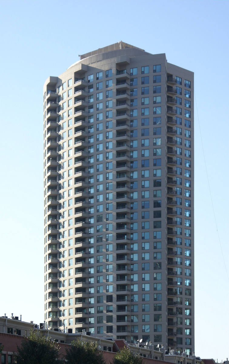 Kinzie Park Tower 