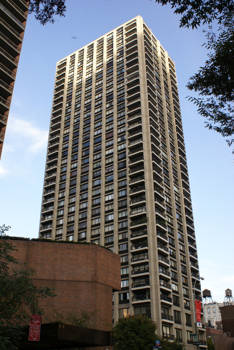 Landmark Apartments 