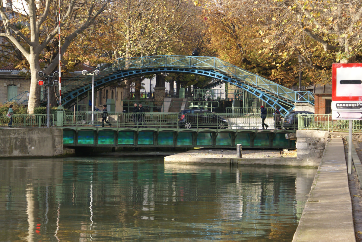 Saint-Martin Canal – Grange-aux-Belles Swing Bridge & Passerelle de la Grange-aux-Belles 