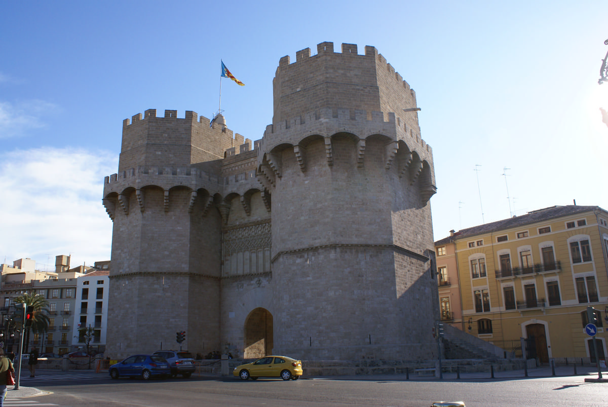 Serranos Gate 