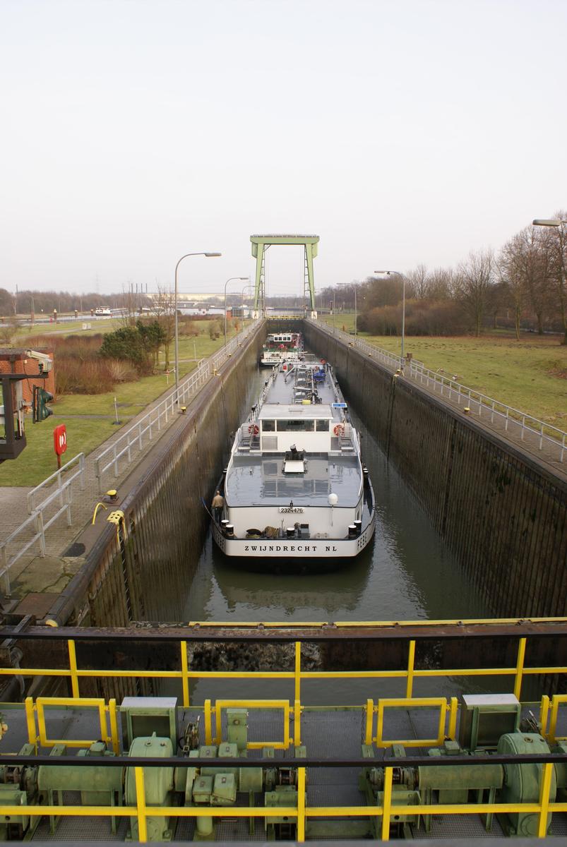 Wesel Datteln Canal - Friedrichsfeld Lock 