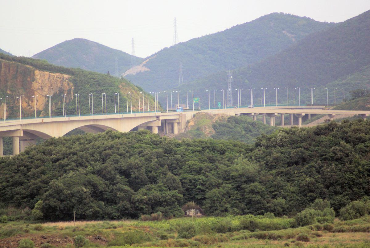 Verbindung der Zhoushan-Inseln zum Festland – Xiangjiaomen-Brücke 