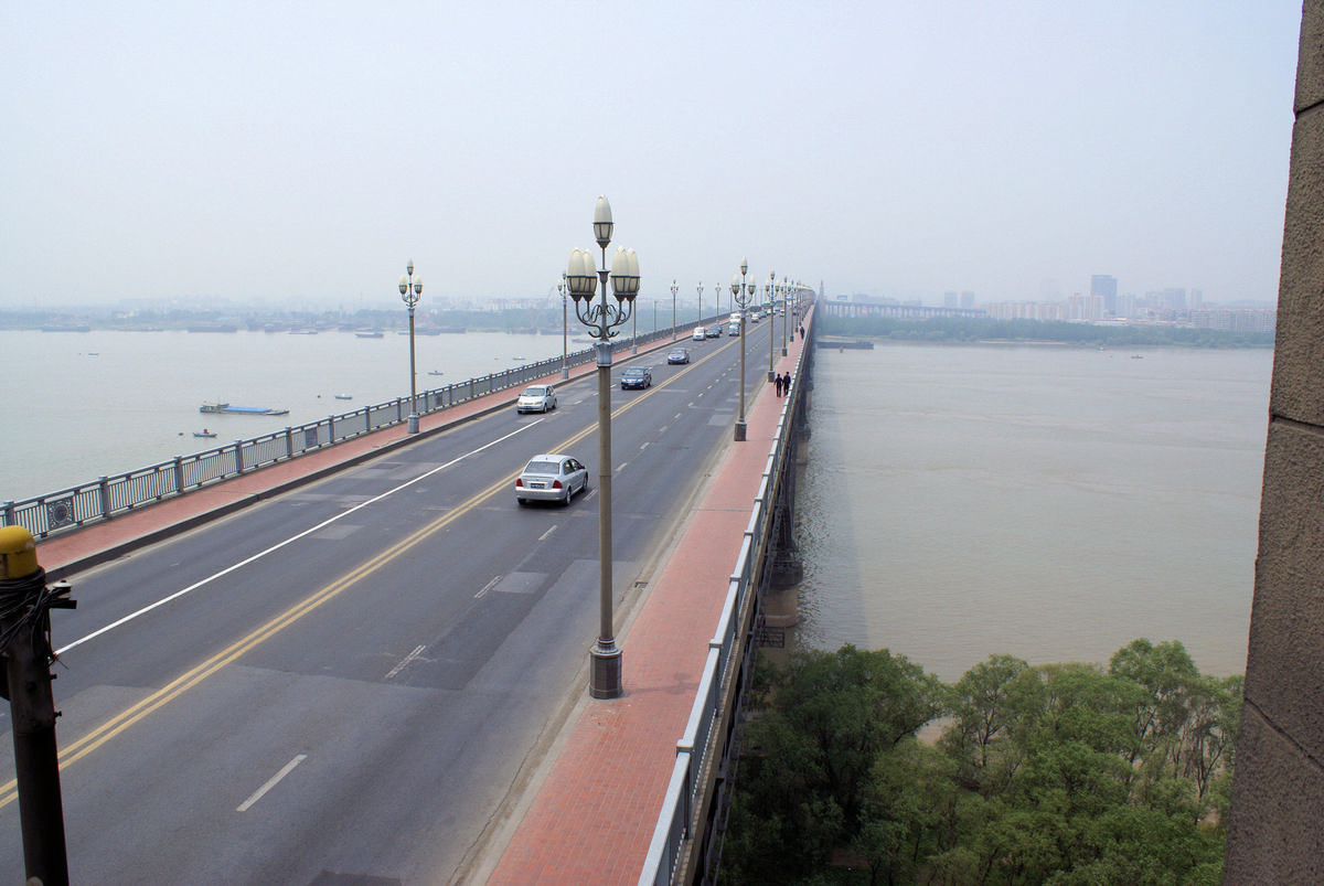 Nanjing - road and rail bridge across the Yangtze 