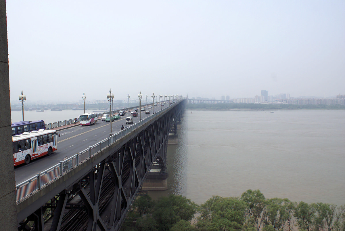 Nanjing - road and rail bridge across the Yangtze 