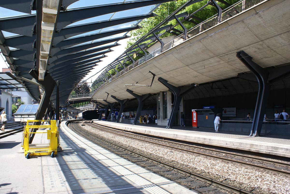 Stadelhofen Station 