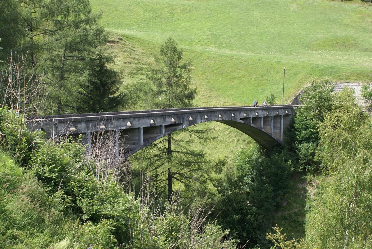 Brücke über den Val Tschiel-Bach 