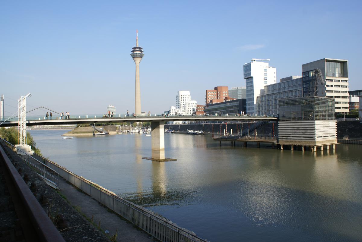 Medienhafen Düsseldorf – The Living Bridge