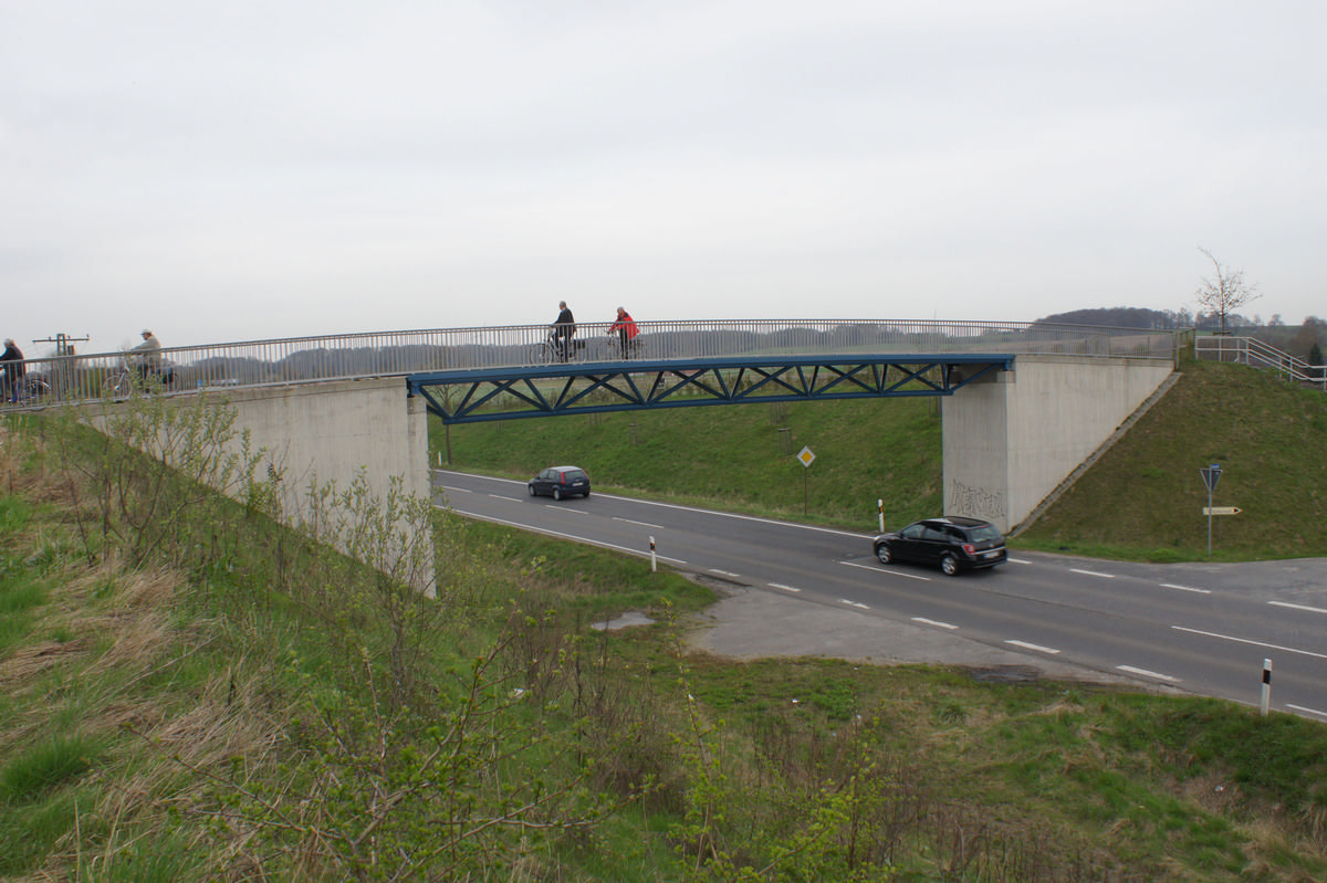 Geh- und Radwegbrücke Nettetal 
