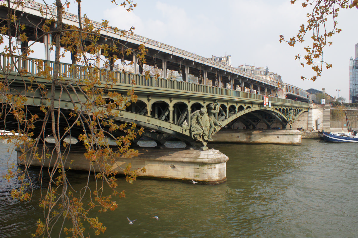 Ligne No. 6 du Métro de Paris – Pont de Bir-Hakeim 