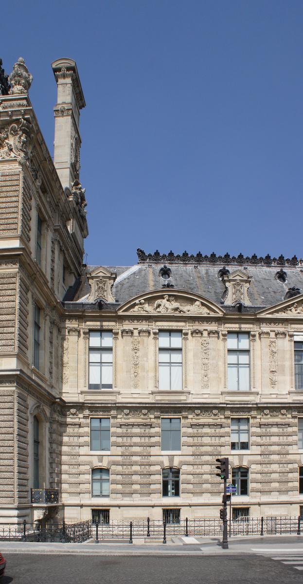 Palais du Louvre - façade towards the Seine 