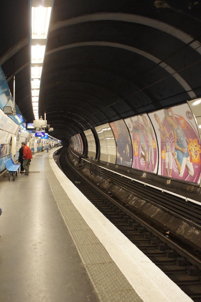 Bahnhof Saint-Michel - Notre-Dame 
