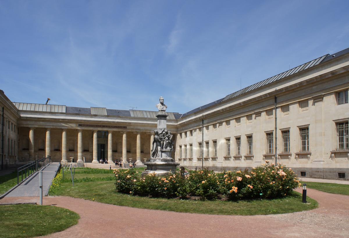Amiens Municipal Library 