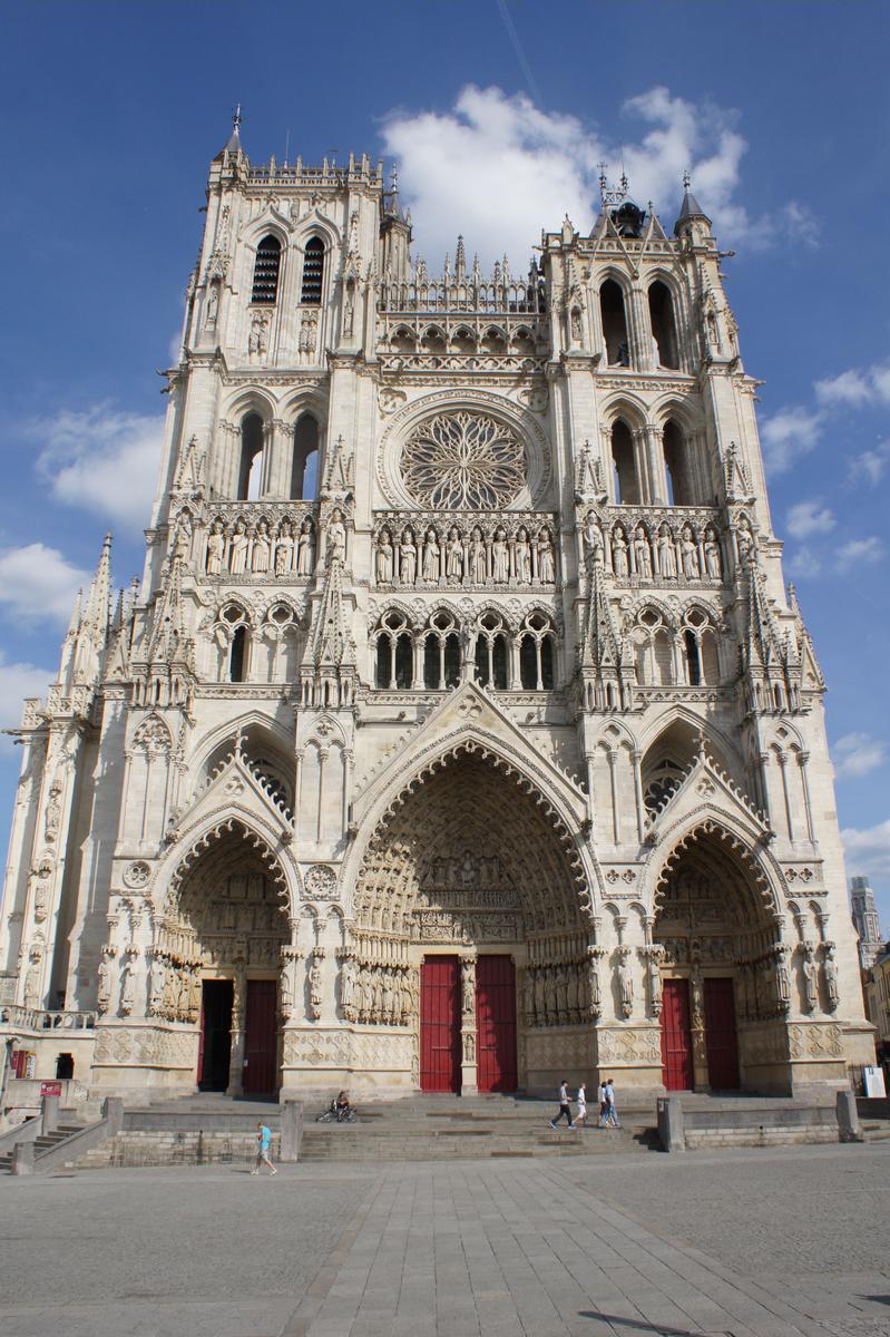 Amiens Cathedral (Amiens, 1269) | Structurae
