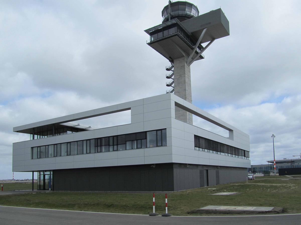 Tour de contrôle de l'aéroport Berlin-Brandenburg (BER) 