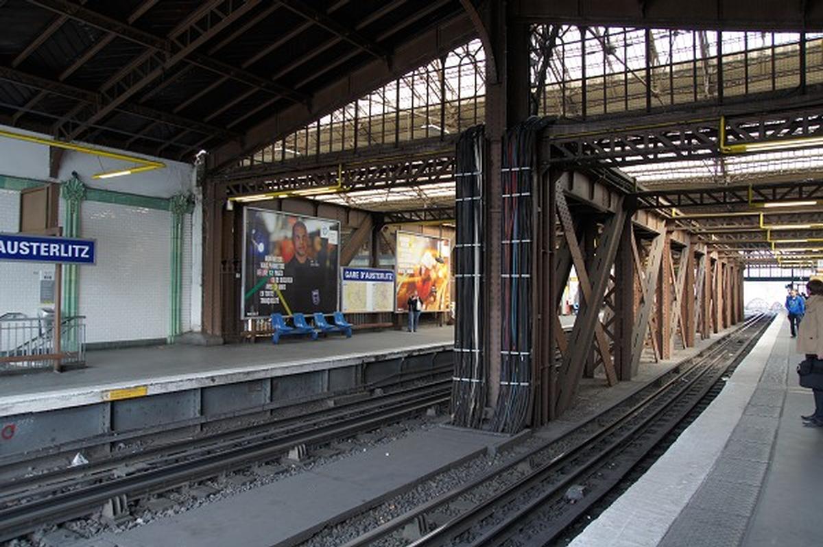 Gare d'Austerlitz Metro Station (Line 5) 