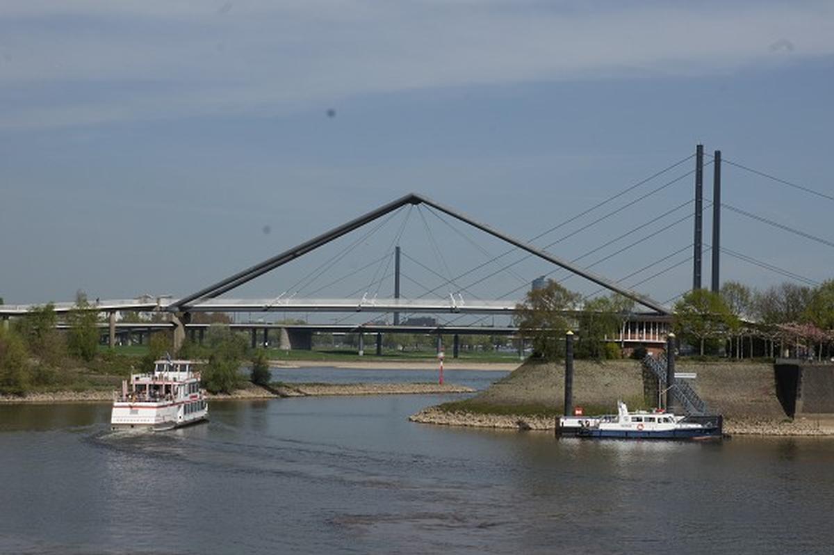 Düsseldorf Harbor Bridge 