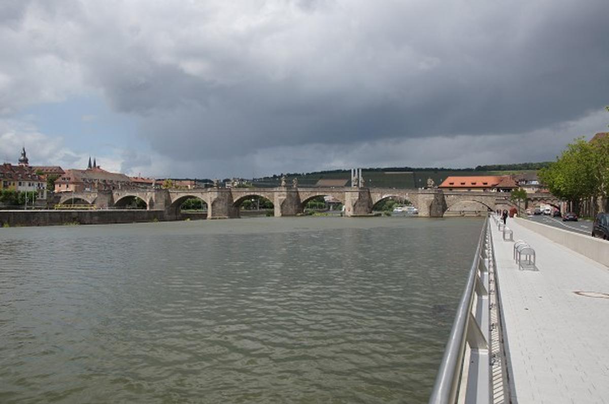 Vieux Pont sur le Main à Würzburg 