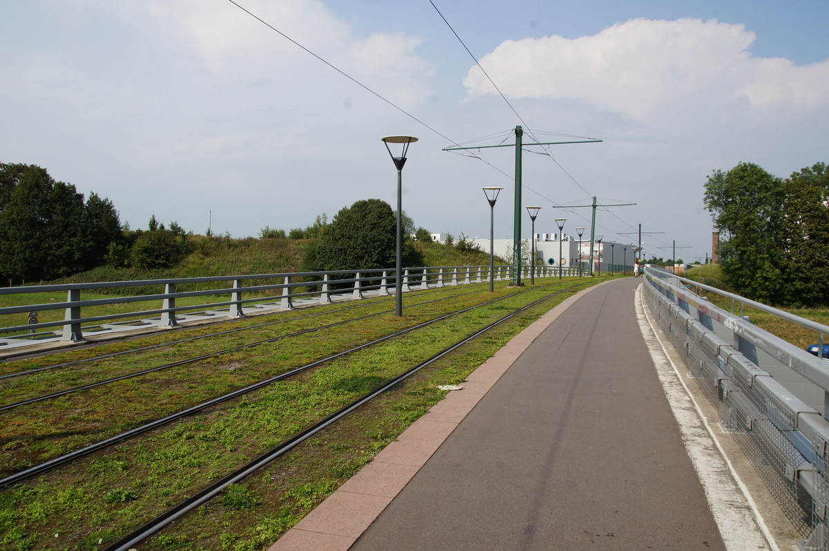 Valenciennes Tramway – A 2 Tramway Bridge 