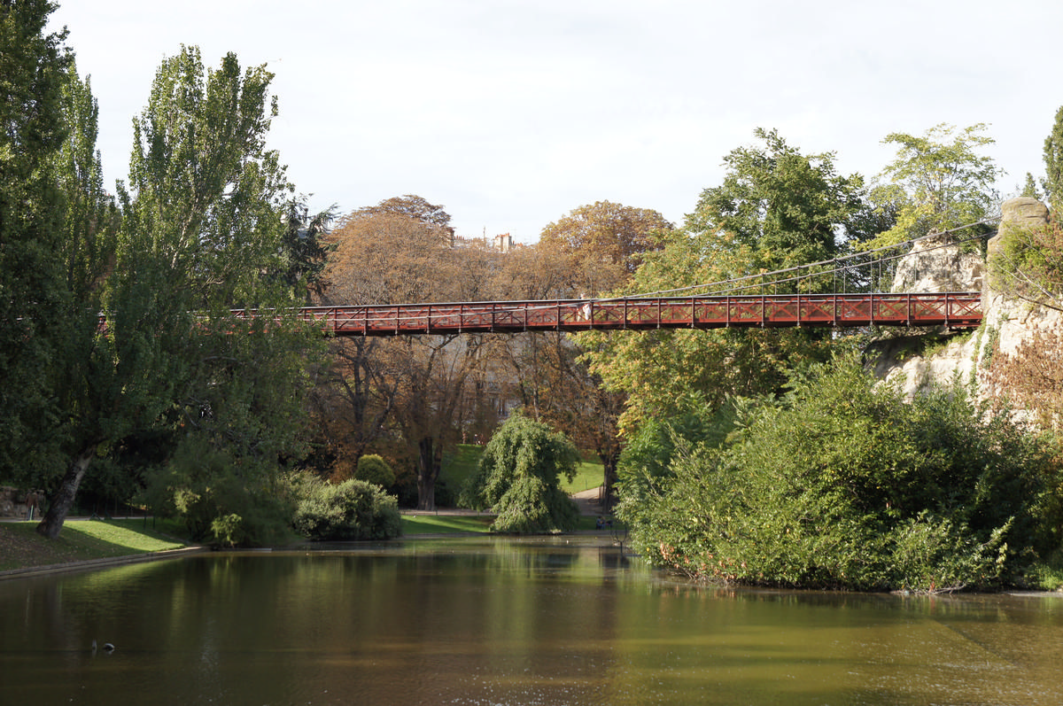 Passerelle dans le Parc des Buttes-Chaumont 