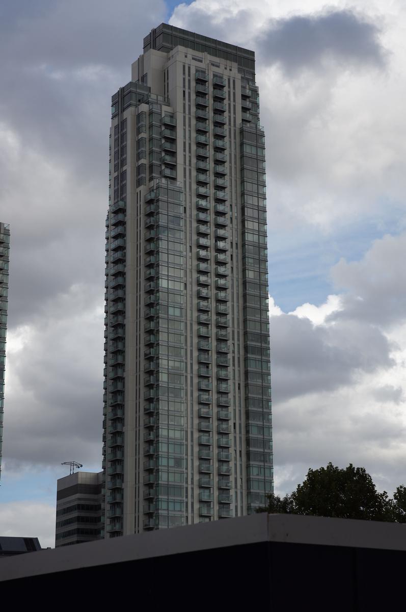 Pan Peninsula East Tower 