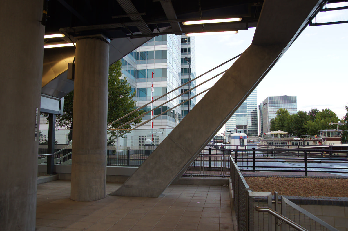 South Quay DLR station 