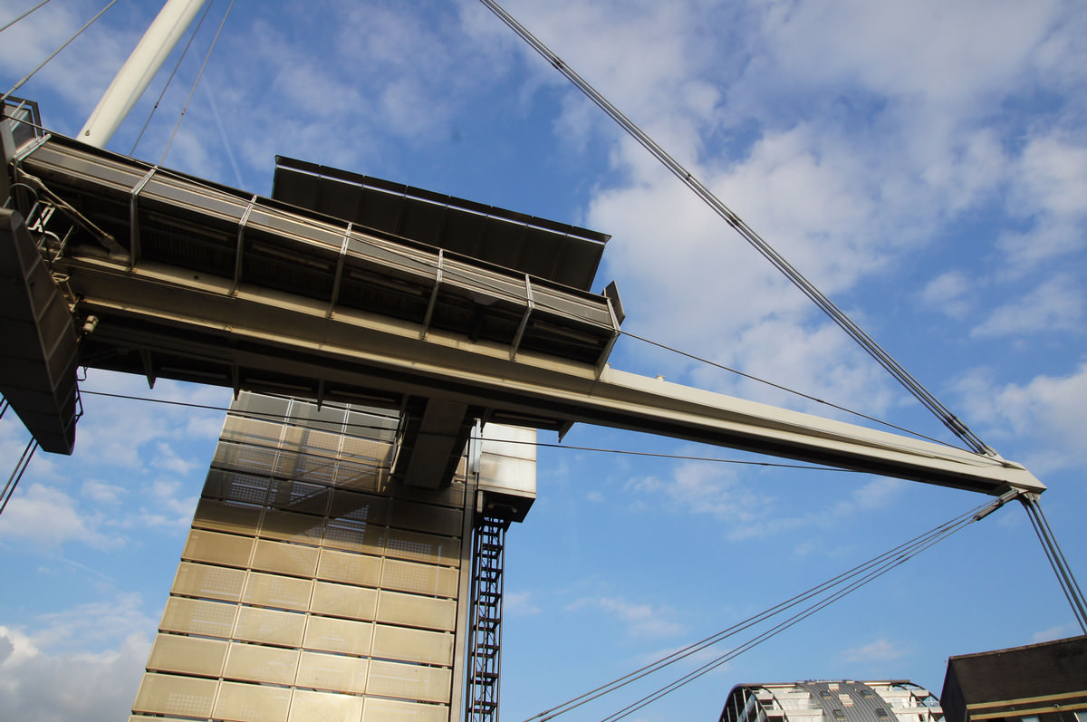 Royal Victoria Dock Pedestrian Bridge 