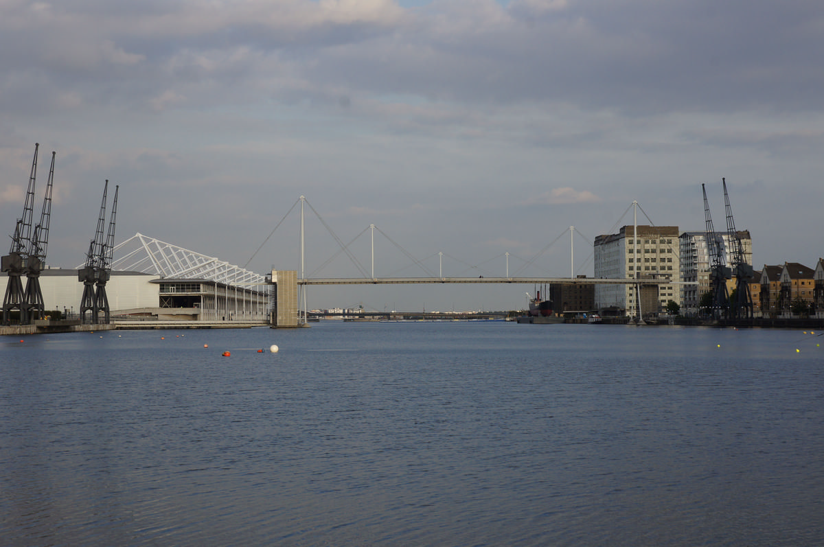 Royal Victoria Dock Pedestrian Bridge 