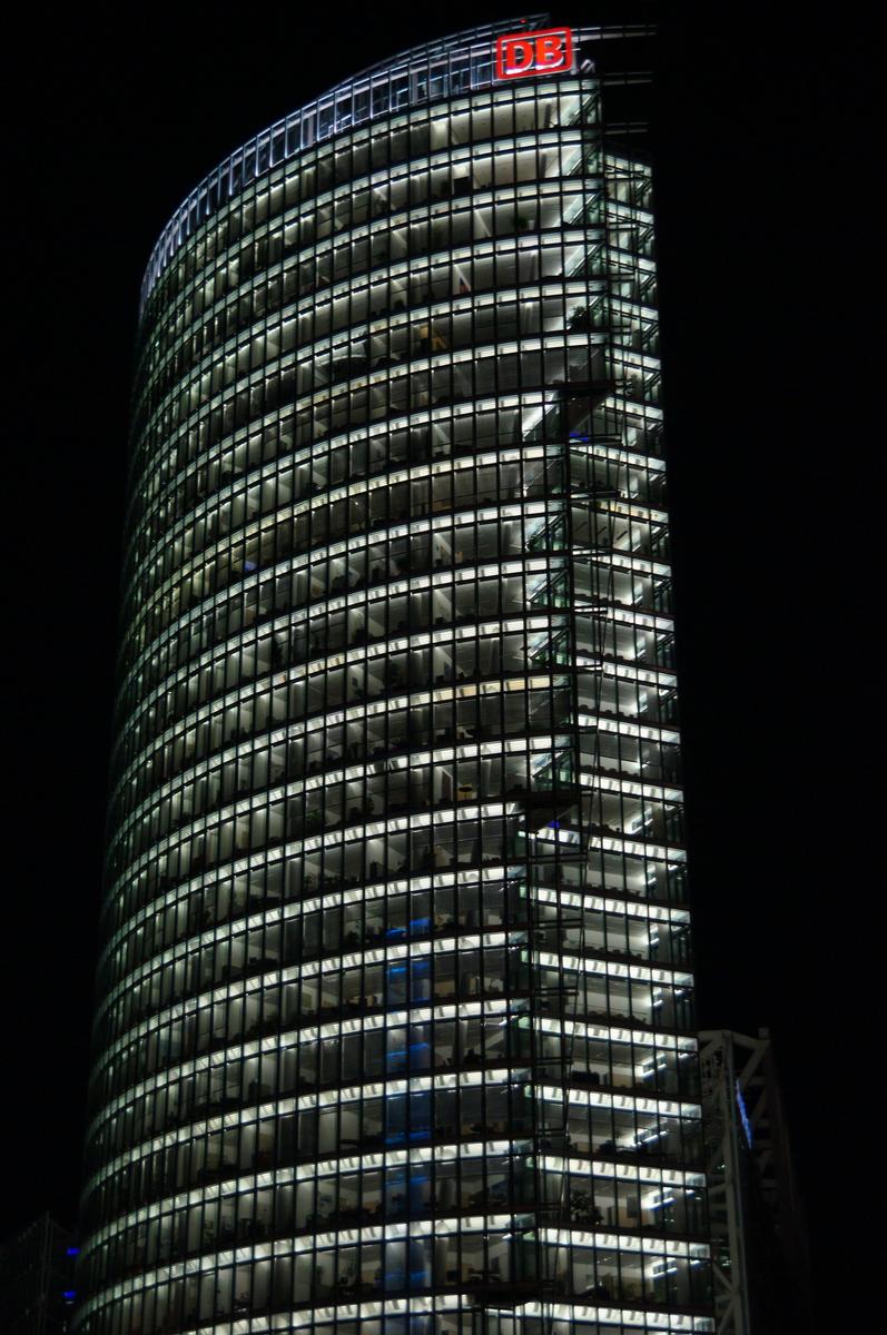 Bahn Tower (BerlinTiergarten, 2000) Structurae