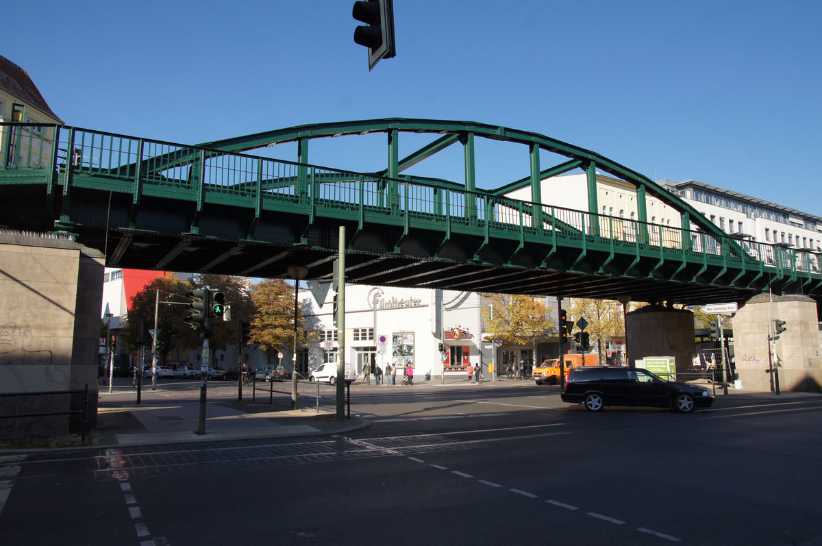 Hochbahnbrücke Stargarder Straße 