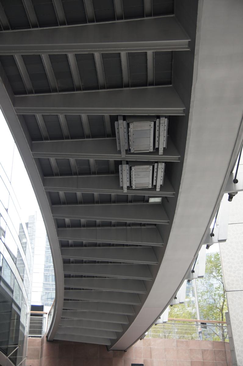 Passerelle des Bouvets (Paris-La Défense/Puteaux, 2011) | Structurae