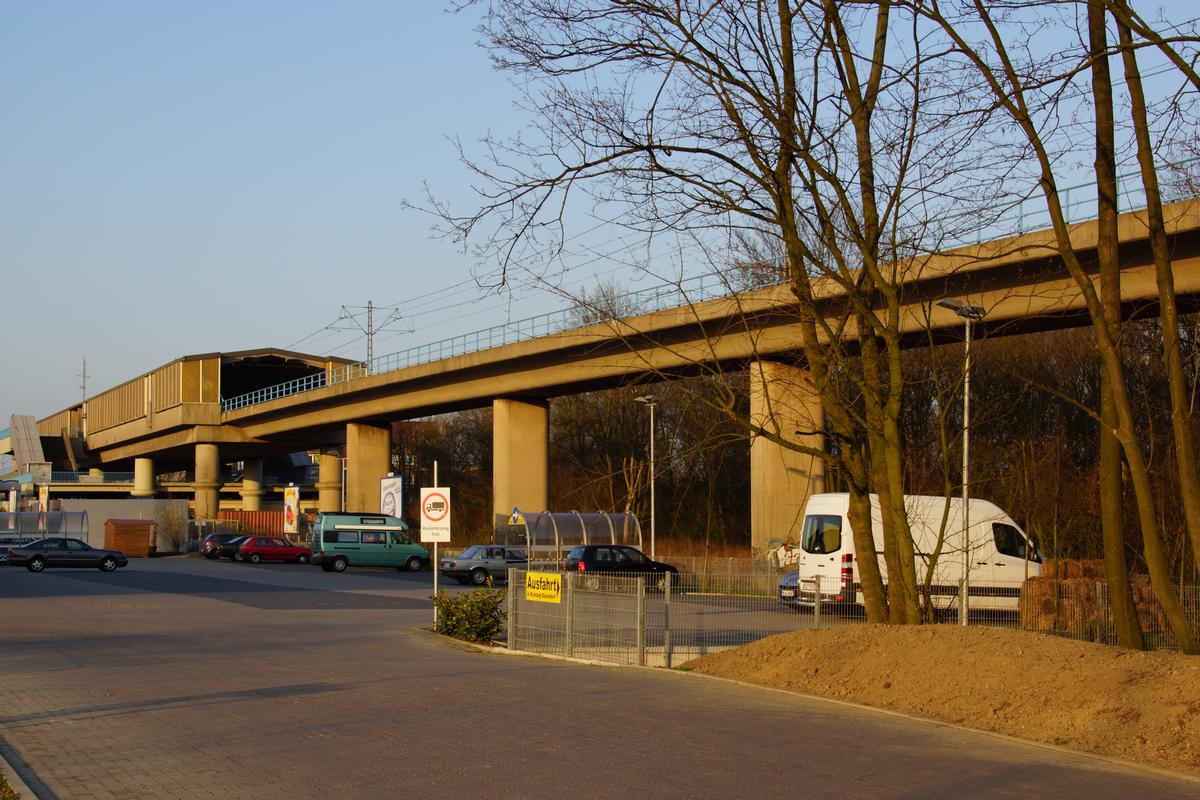 Stadtbahnhof Angerbogen – Stadbahnbrücke Düsseldorfer Landstraße 