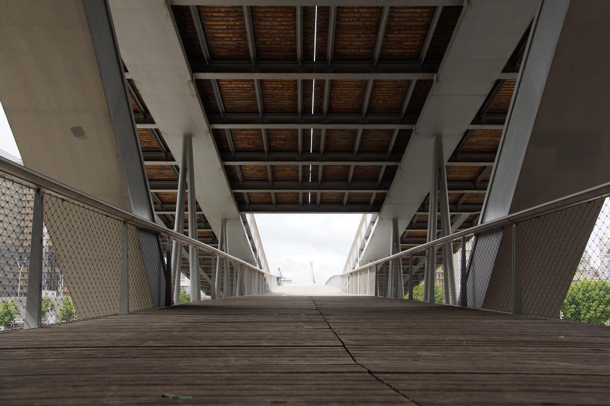 Passerelle Simone-de-Beauvoir 