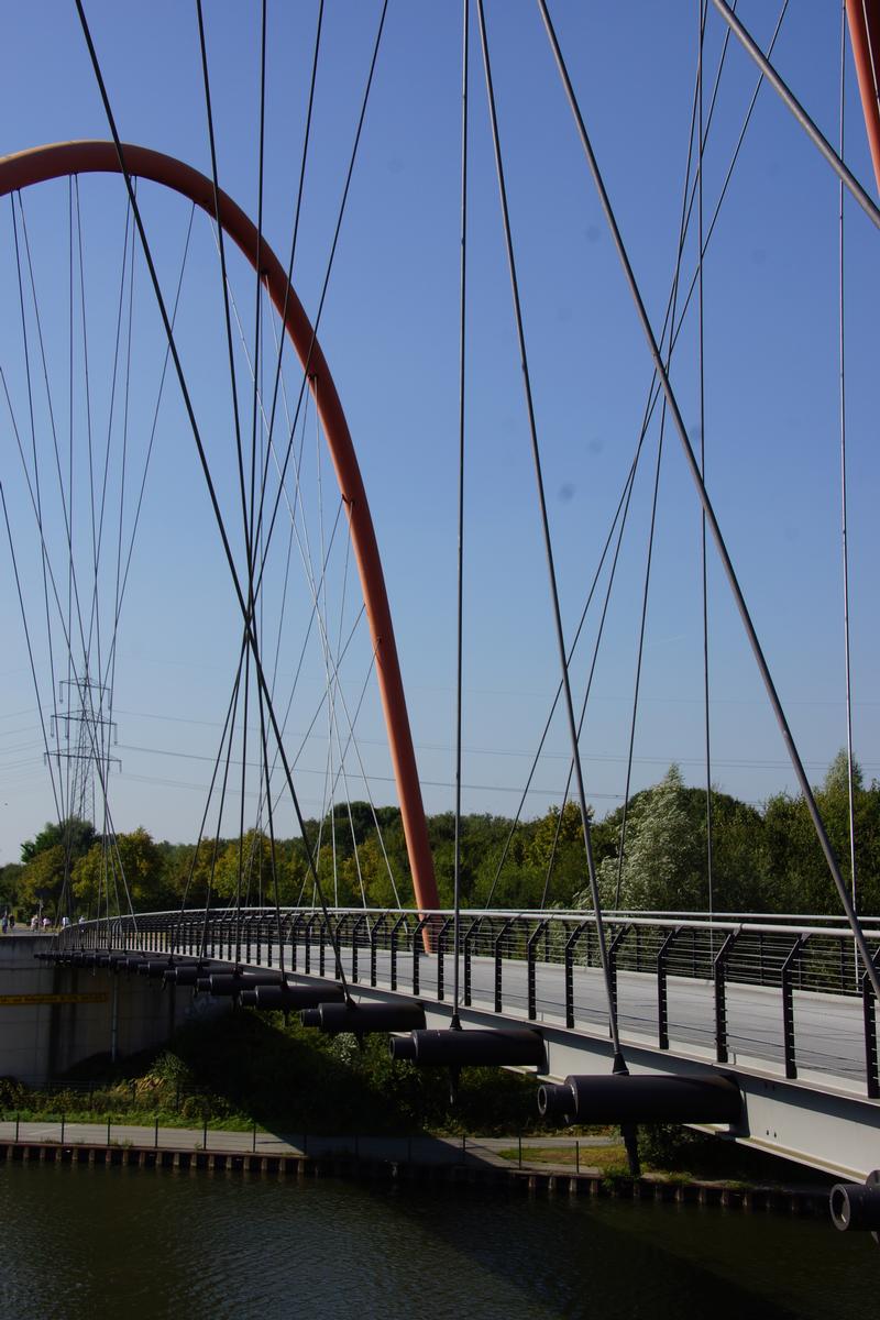Pont en double arc du Nordsternpark 