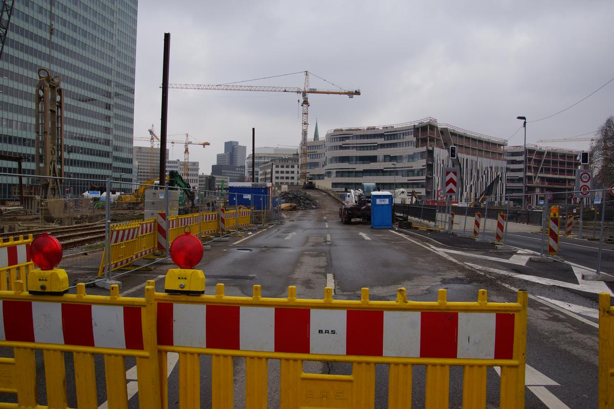 Démolition du passage supérieur du Jan-Wellem-Platz à Düsseldorf (Allemagne) 