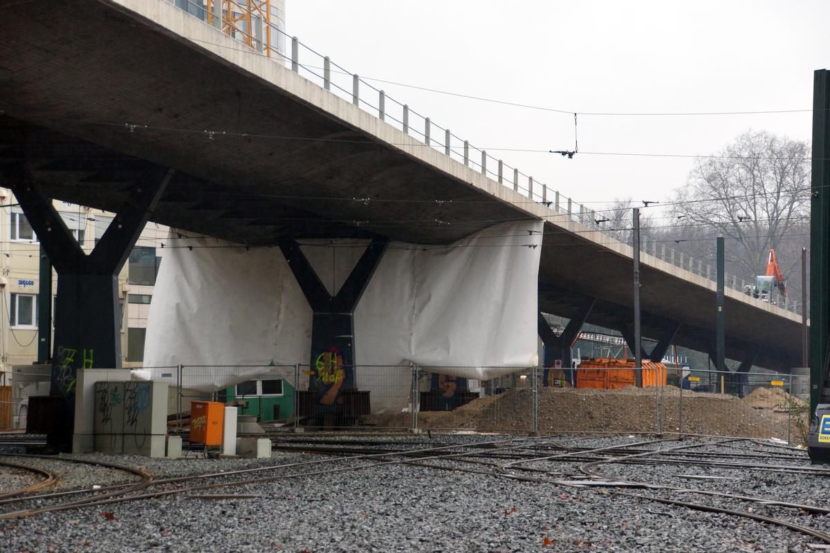 Demolition of the elevated road bridge at Jan-Wellem-Platz in Düsseldorf (Germany) 